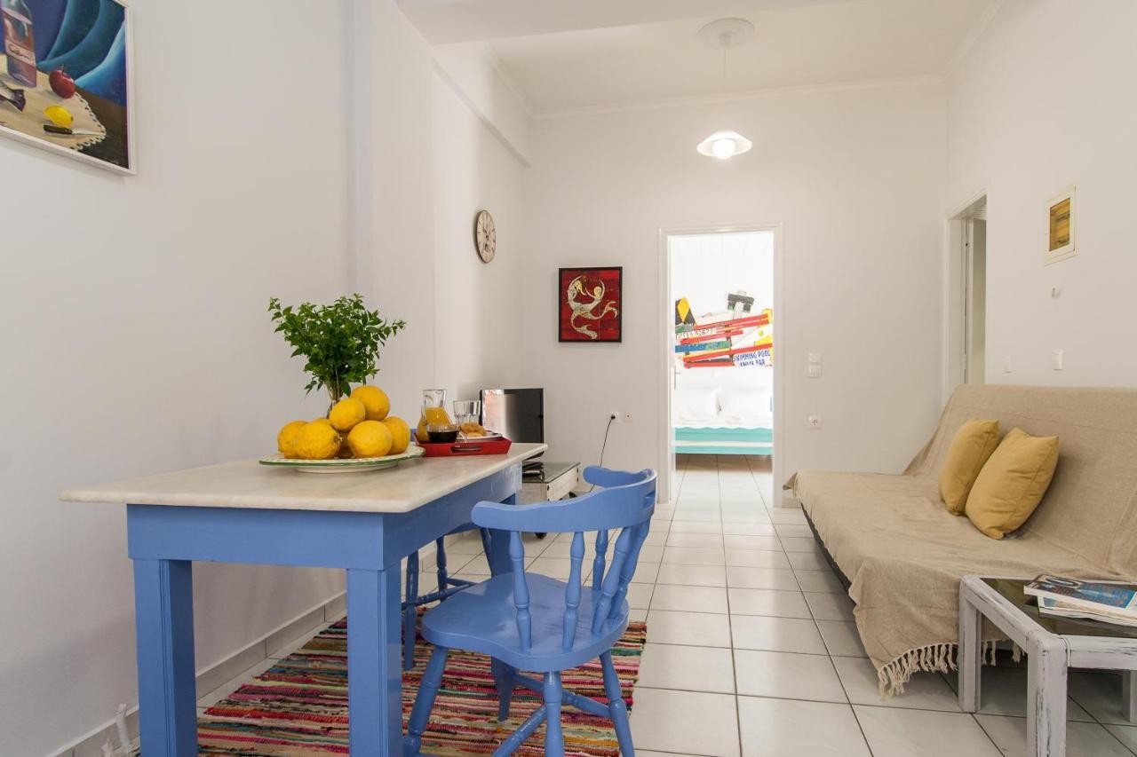 Armenaki At The Center Of Apartment
